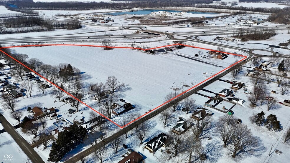 820 Mullinix Rd, Greenwood, IN à vendre - Photo principale – Image 1 sur 7