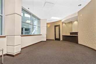 2088 Ogden Ave, Aurora, IL à louer Photo intérieure– Image 2 sur 3