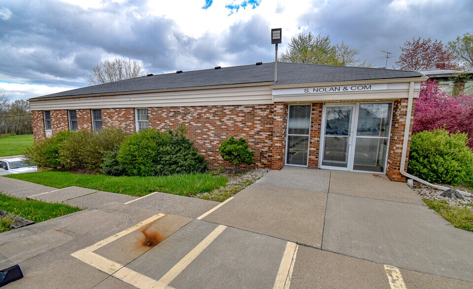 168 Cleveland St, Elyria, OH à vendre - Photo de l’immeuble – Image 2 sur 35