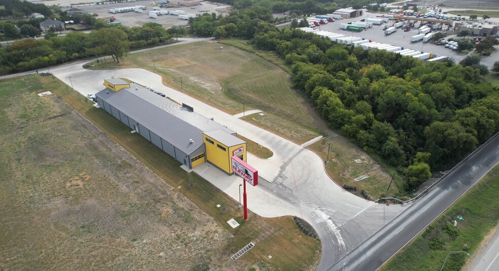 2000 S Interstate Highway 45, Hutchins, TX à vendre - Photo de l’immeuble – Image 3 sur 13