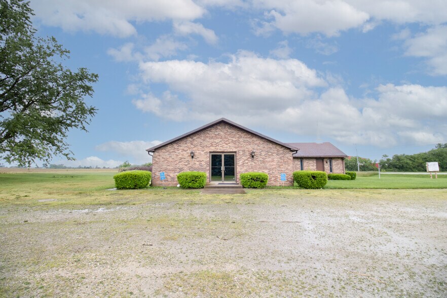 1644 E Washington St, Winchester, IN à vendre - Photo de l’immeuble – Image 3 sur 13