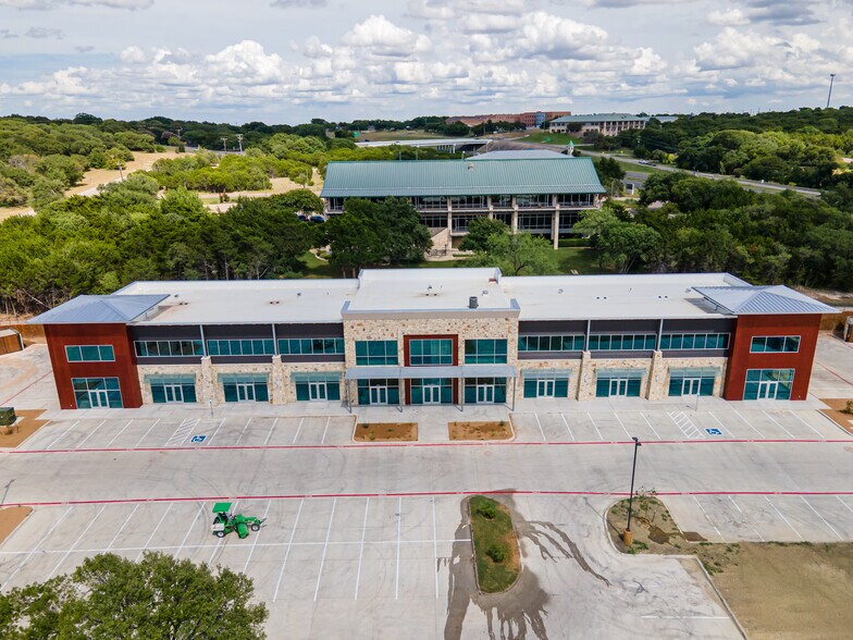 13701 Woodway Dr, Woodway, TX à louer - Photo de l’immeuble – Image 2 sur 3