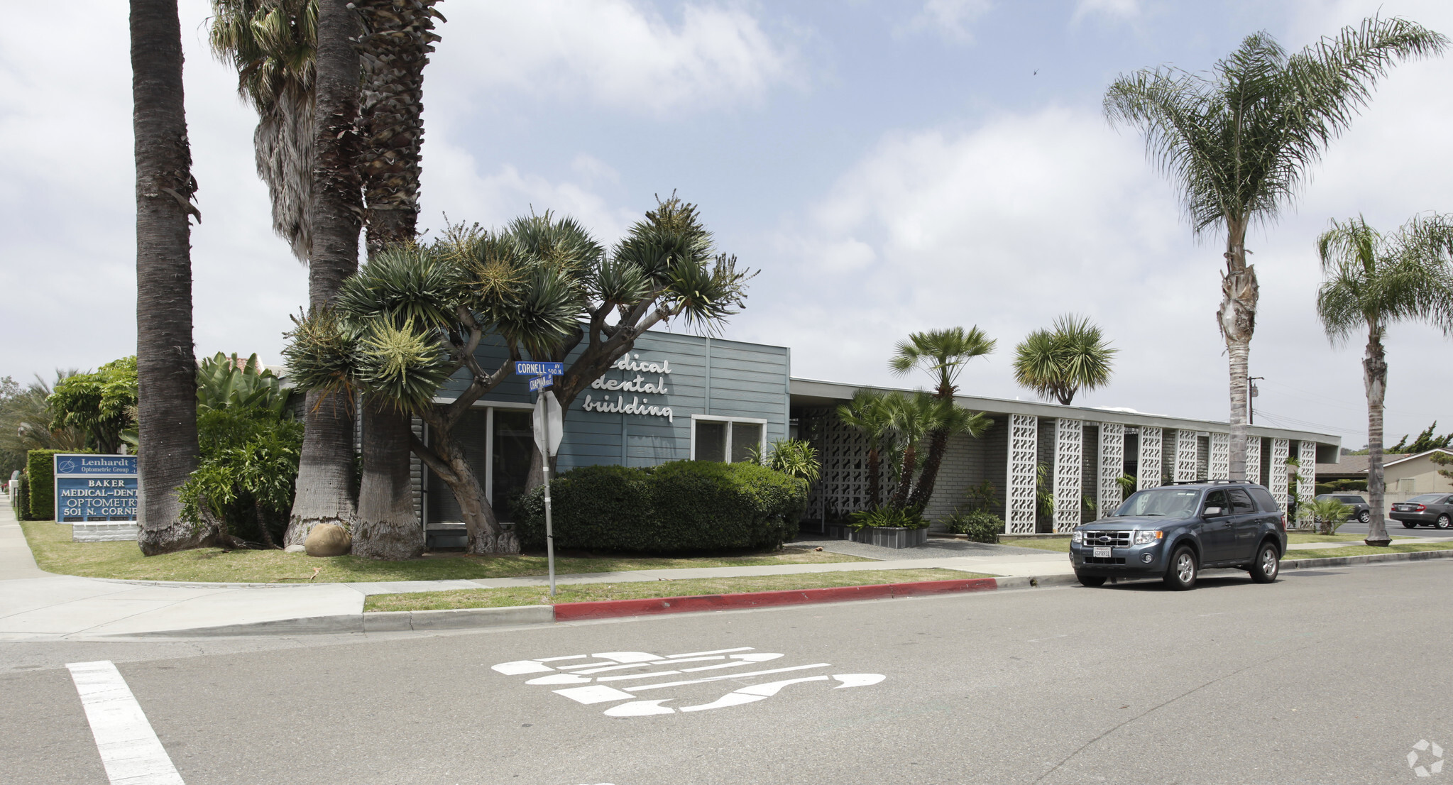 501 N Cornell Ave, Fullerton, CA à louer Photo principale– Image 1 sur 6