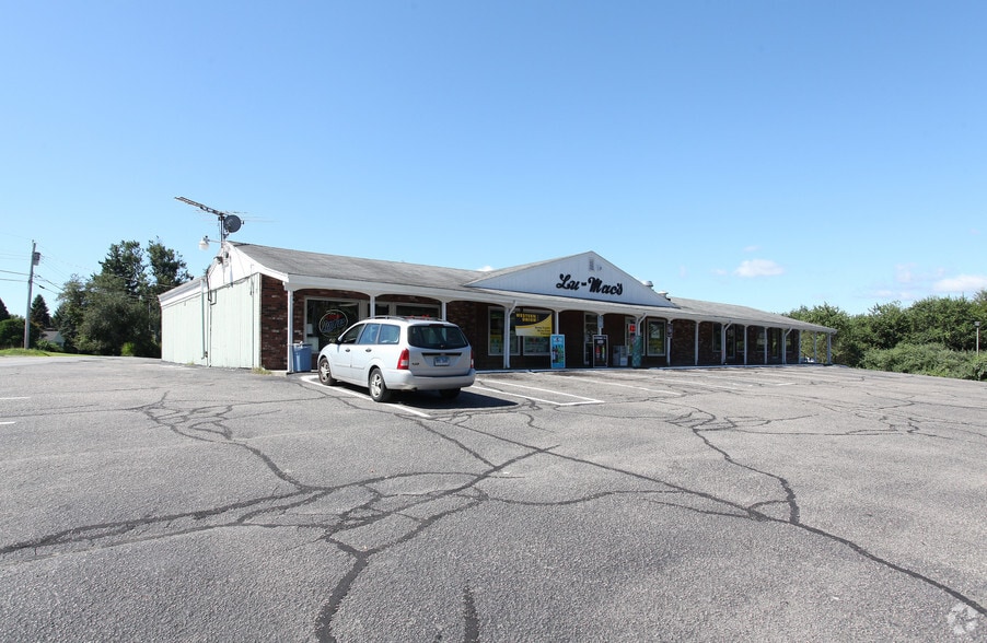 352 Route 2, Preston, CT à louer - Photo principale – Image 1 sur 3