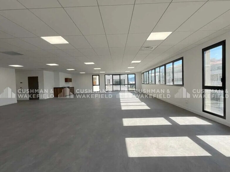 365 Chemin Du Camp De Sarlier, Aubagne à louer - Photo intérieure – Image 2 sur 8