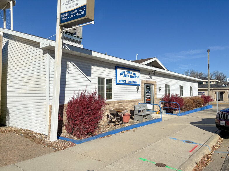 31 Main Ave N, New York Mills, MN à vendre - Photo de l’immeuble – Image 2 sur 42
