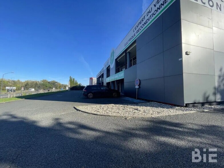 Local commercial dans Bordeaux à louer - Photo de l’immeuble – Image 2 sur 4