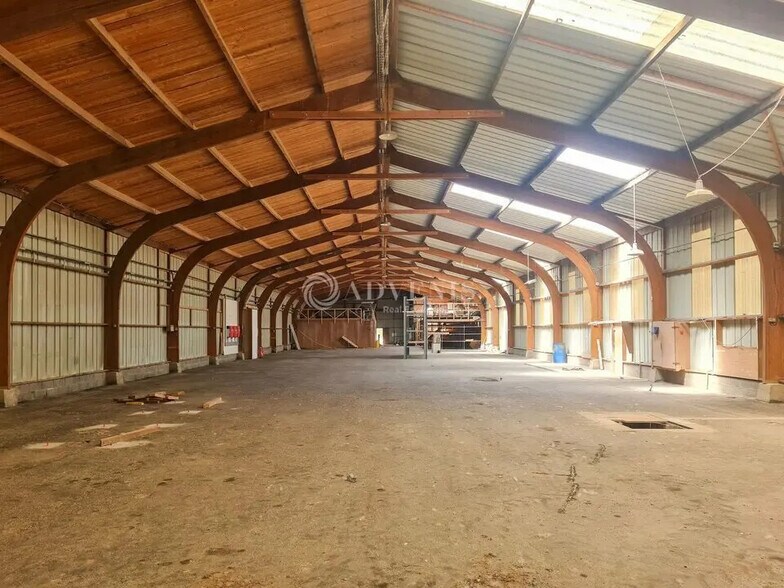 Local d’activités dans Kerfourn à louer - Photo de l’immeuble – Image 2 sur 12