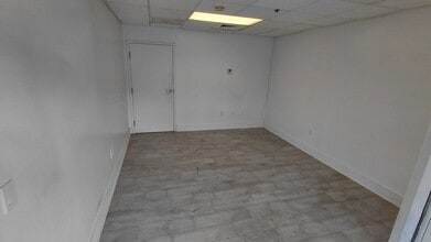 21113 Johnson St, Pembroke Pines, FL à louer Photo intérieure– Image 2 sur 5