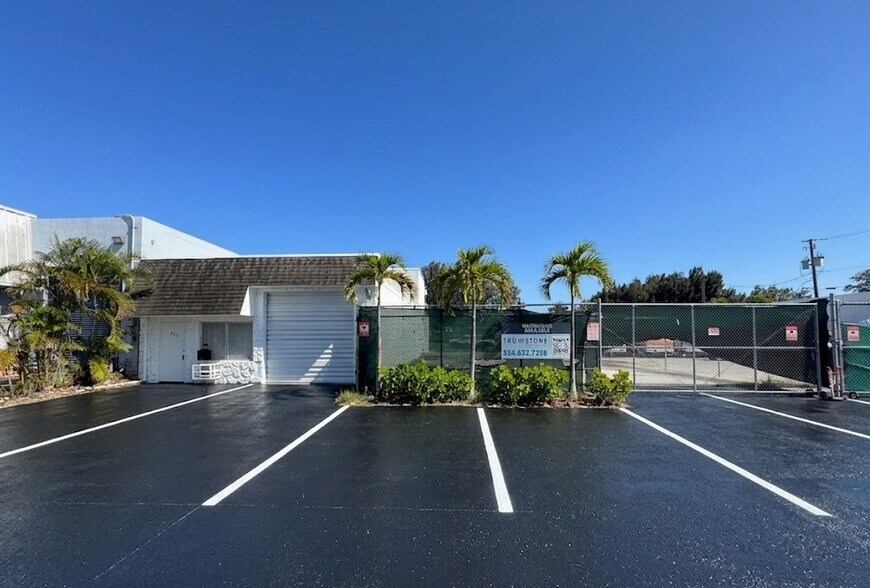 988 NW 51st Pl, Fort Lauderdale, FL à louer - Photo principale – Image 1 sur 5