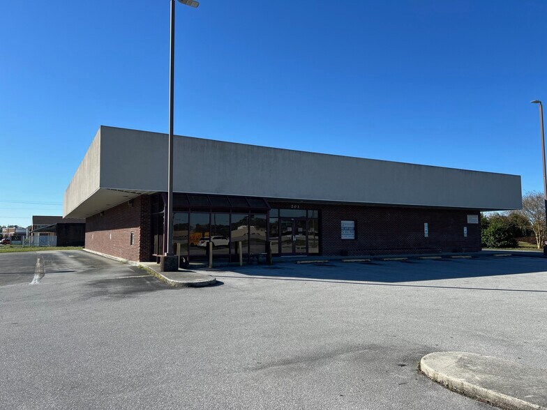 201 Wilmington Hwy, Jacksonville, NC à vendre - Photo de l’immeuble – Image 1 sur 1