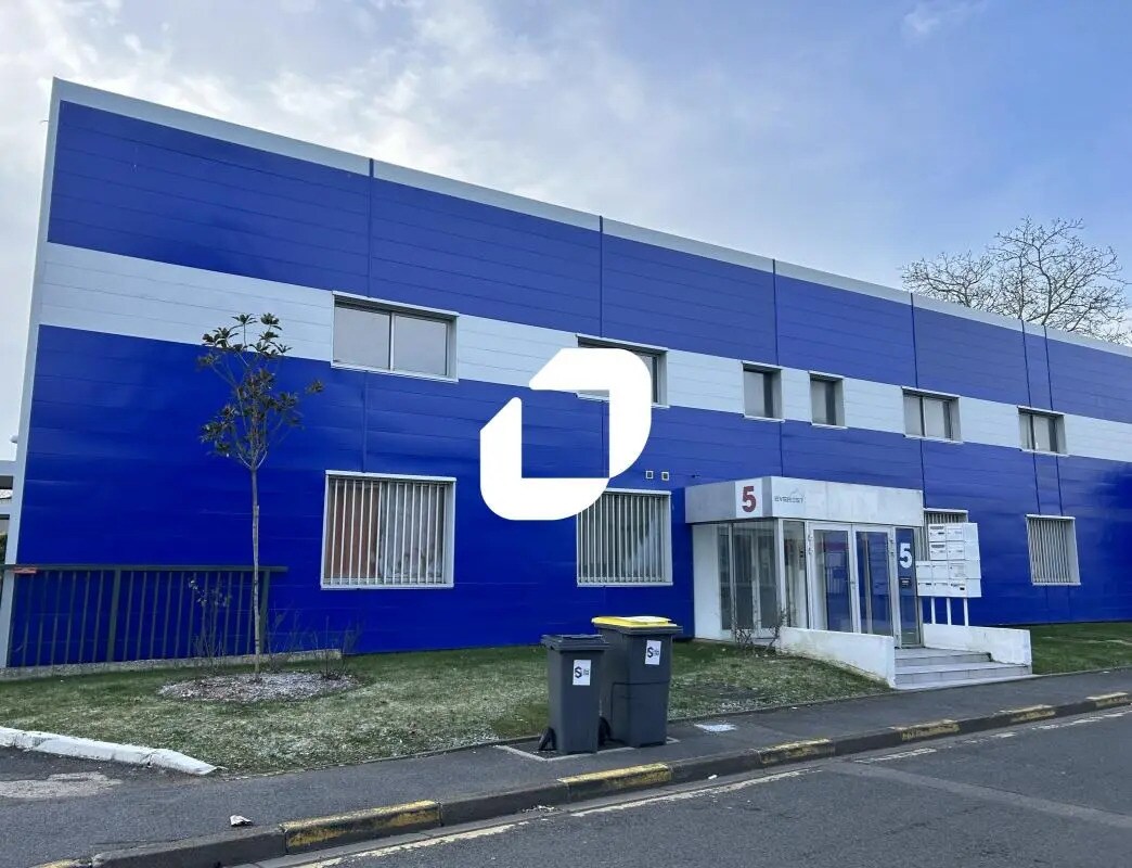 Industriel/Logistique dans Achères à vendre Photo de l’immeuble– Image 1 sur 13