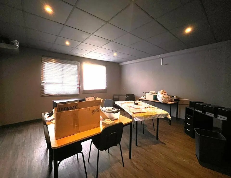 Bureau dans CANNES-LA-BOCCA à vendre Photo de l’immeuble– Image 1 sur 4