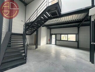 Plus de détails pour Industriel/Logistique à louer