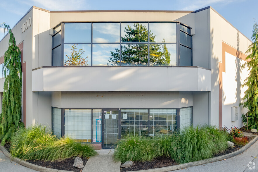 1600-1610 Derwent Way, Delta, BC à vendre - Photo de l’immeuble – Image 3 sur 5