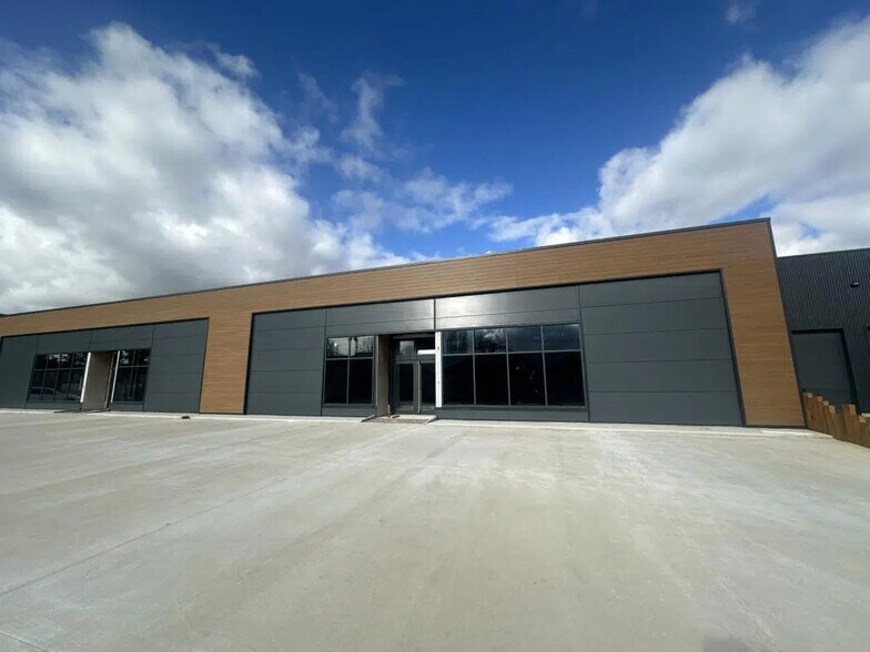 Industriel/Logistique dans Chartres à louer - Photo de l’immeuble – Image 1 sur 3