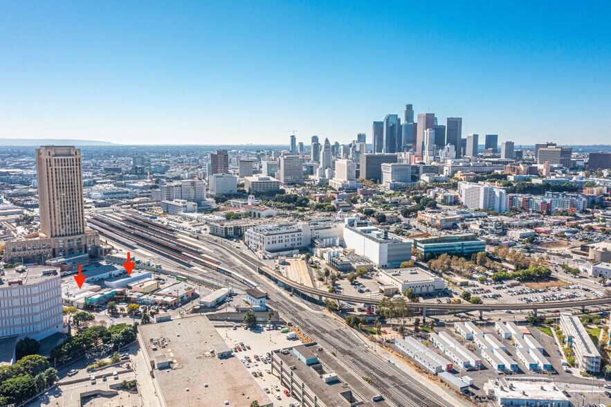 934 Avila St, Los Angeles, CA à vendre - Photo de l’immeuble – Image 2 sur 39