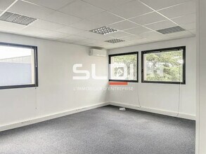 Bureau dans Rillieux-la-Pape à louer Photo intérieure– Image 2 sur 7