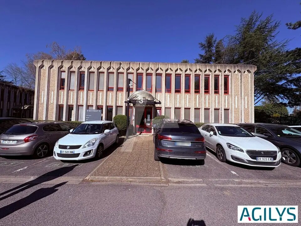 Local d'activités dans Les Ulis à vendre Photo de l’immeuble– Image 1 sur 11