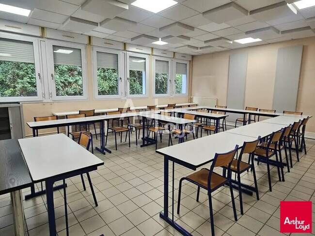 Plus de détails pour Bureau à vendre