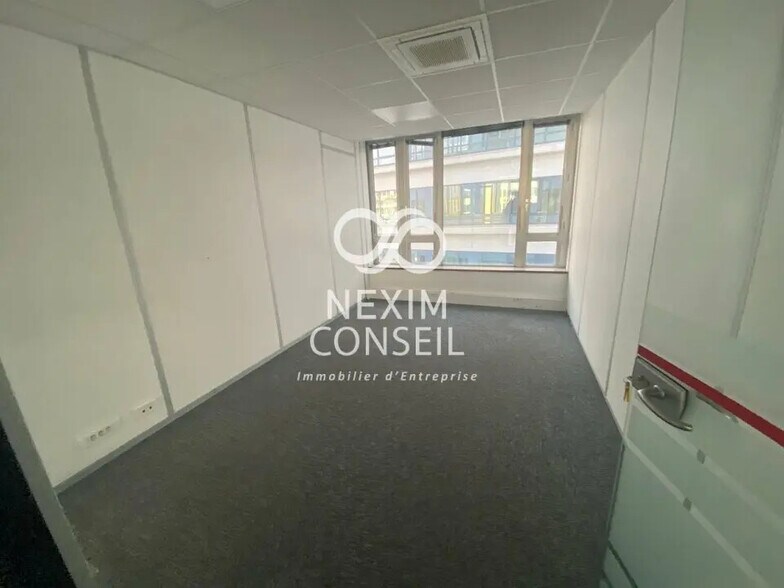 Bureau dans Colombes à vendre - Photo de l’immeuble – Image 3 sur 7