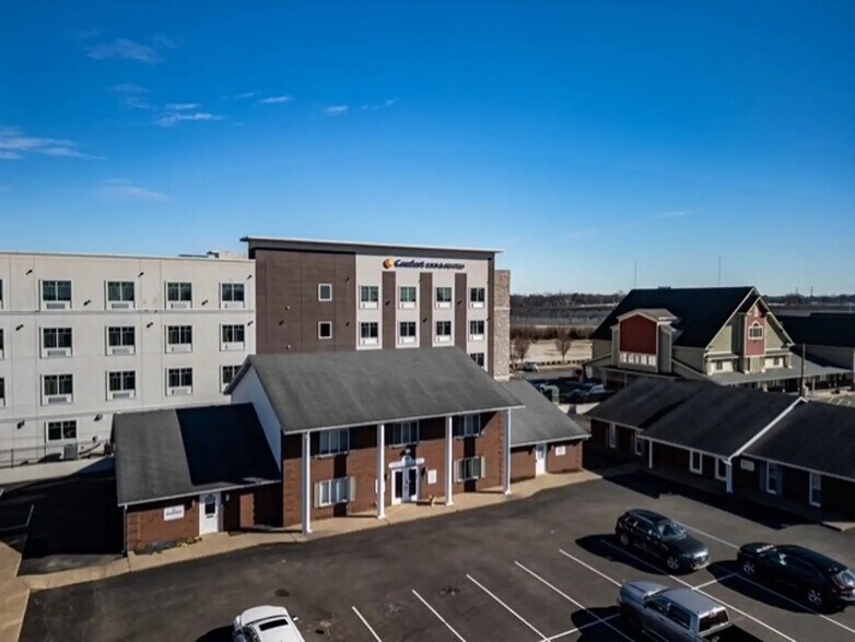 1446 Horn St, Clarksville, IN à louer - Photo de l’immeuble – Image 2 sur 4