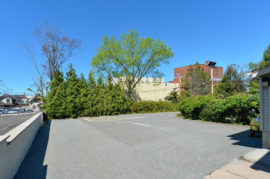169 Dayton St, Ridgewood, NJ à vendre - Photo de l’immeuble – Image 3 sur 10