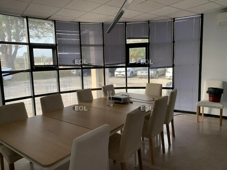 Local d'activités dans Morières-lès-Avignon à vendre - Photo intérieure – Image 2 sur 8