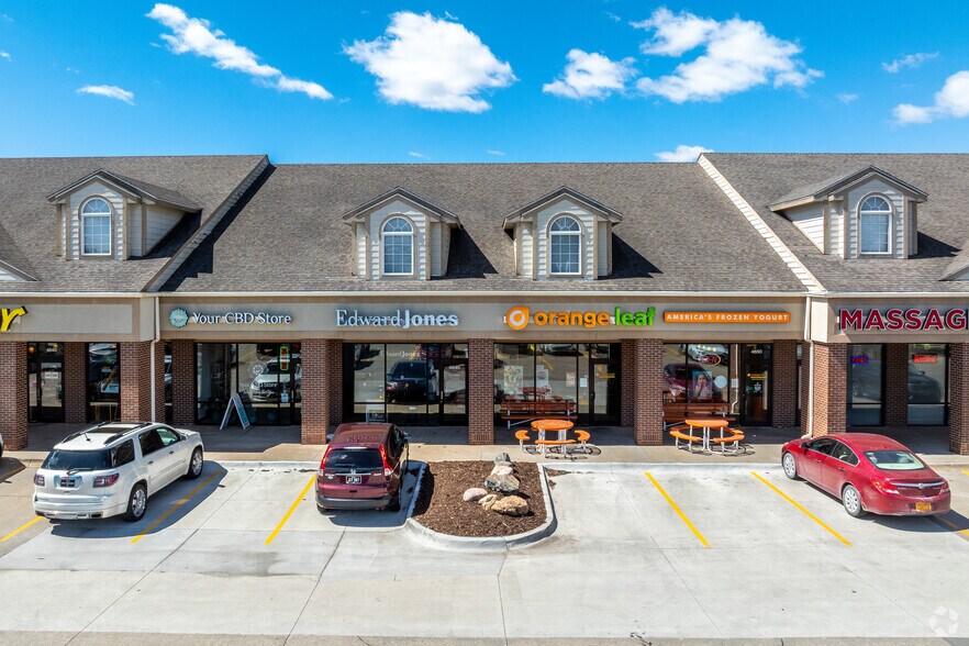 4632-4664 86th St, Urbandale, IA à louer - Photo de l’immeuble – Image 2 sur 7