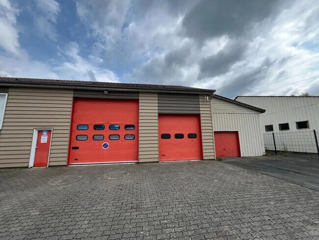 Plus de détails pour Local d’activités à vendre