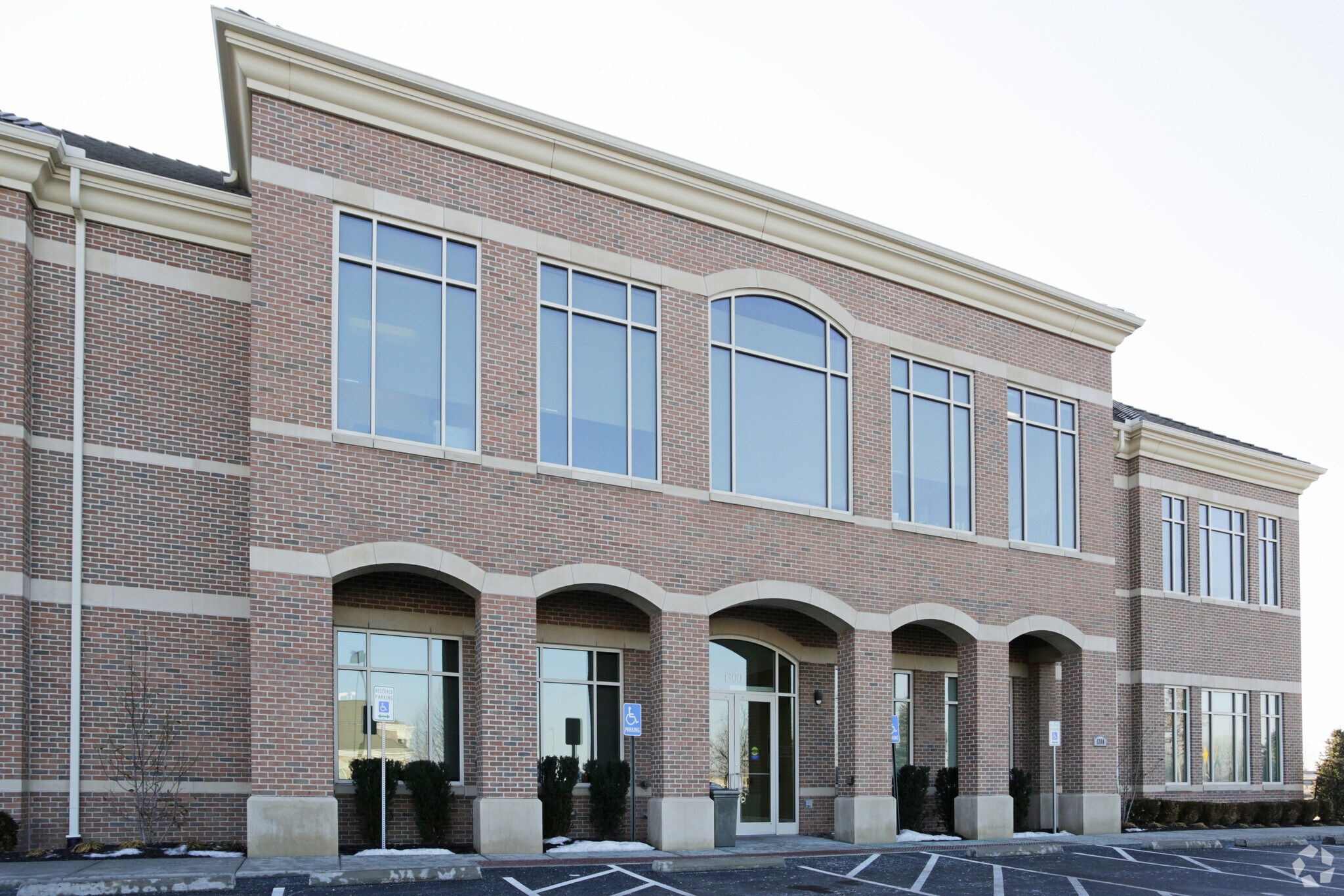 1300 NW Briarcliff Pky, Kansas City, MO à louer Photo de l’immeuble– Image 1 sur 10
