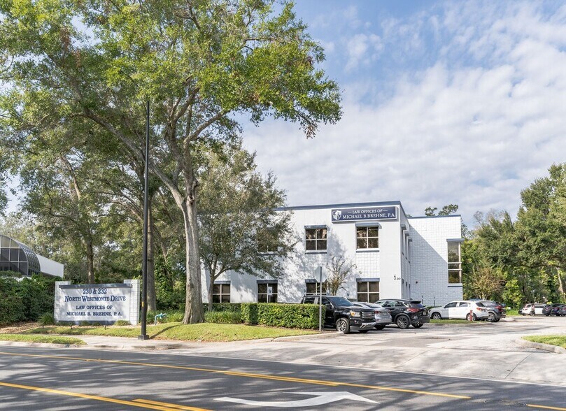 230 N Westmonte Dr, Altamonte Springs, FL à louer - Photo de l’immeuble – Image 1 sur 13