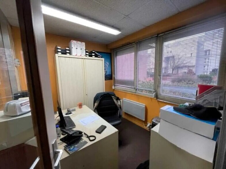 19 Rue Clément Michut, Villeurbanne à louer - Photo de l’immeuble – Image 2 sur 6