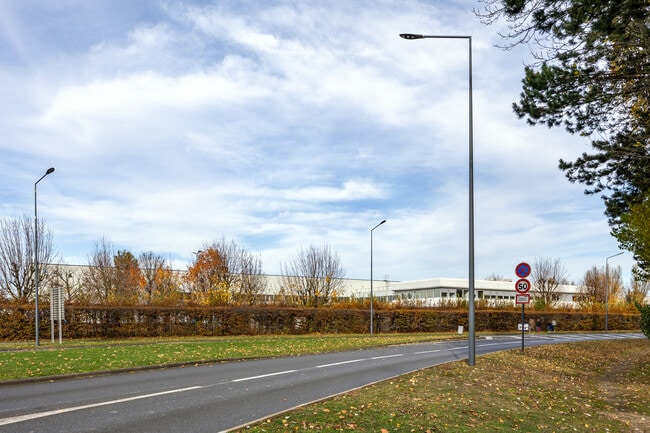 Plus de détails pour Bureau, Industriel/Logistique à louer