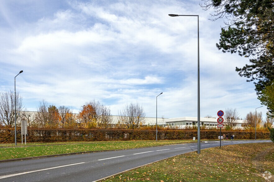 Bureau dans Tremblay-en-France à louer - Photo principale – Image 1 sur 2