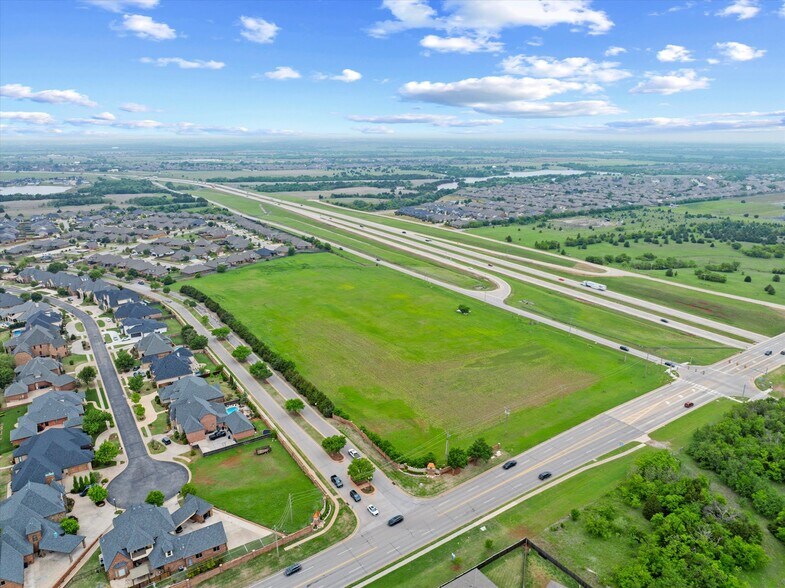 8140 Memorial Rd, Oklahoma City, OK à vendre - Photo principale – Image 1 sur 30