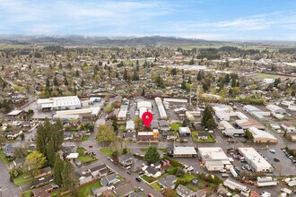 1031 NE Lafayette Ave, Mcminnville, OR - VUE AÉRIENNE vue de carte - Image1