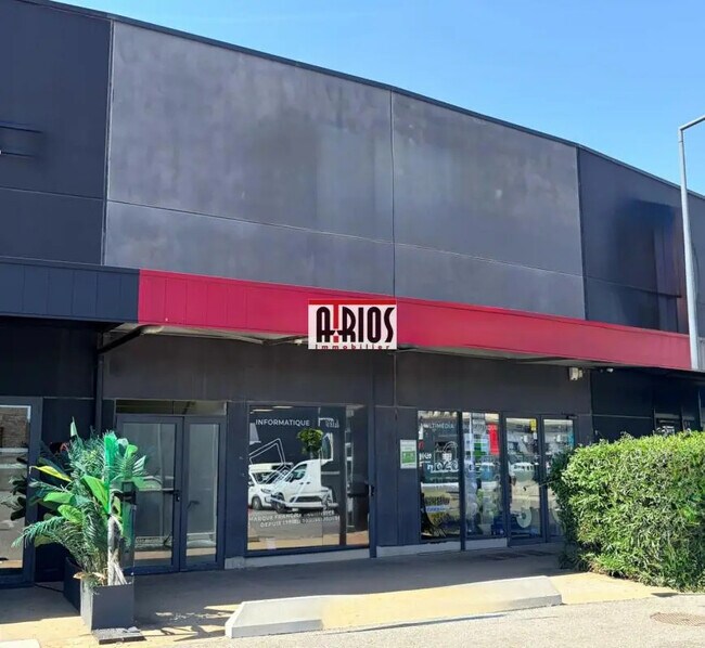 Plus de détails pour Local commercial à louer