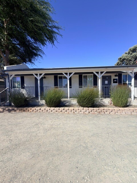792 S Main St, Templeton, CA à louer Photo de l’immeuble– Image 1 sur 10