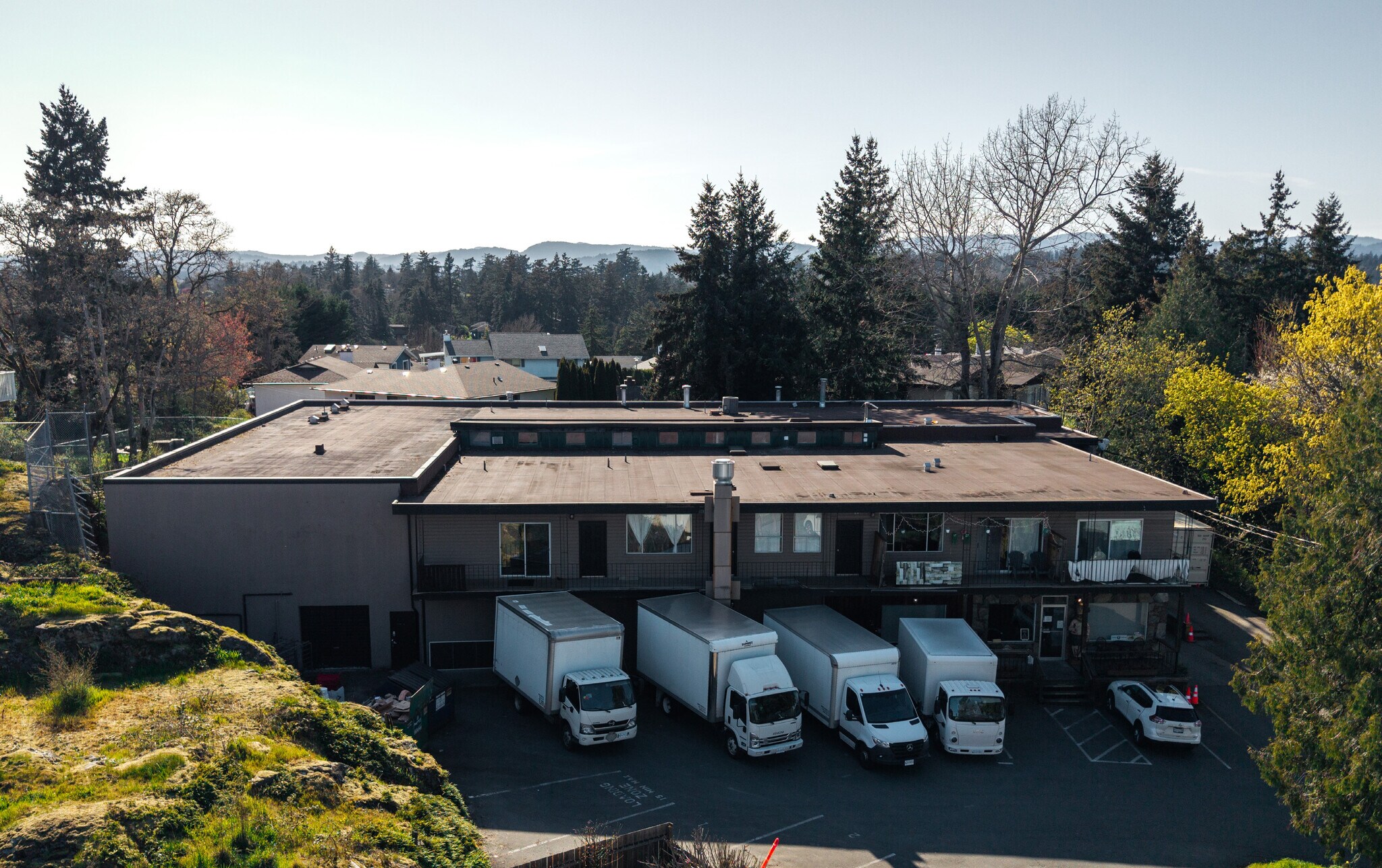 3950 Carey Rd, Victoria, BC à vendre Photo de l’immeuble– Image 1 sur 7