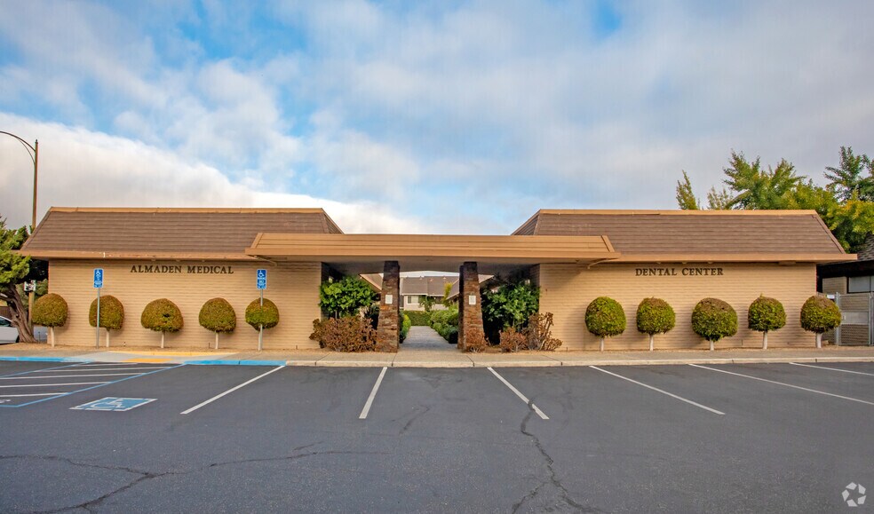 6541 Crown Blvd, San Jose, CA à louer - Photo principale – Image 1 sur 7