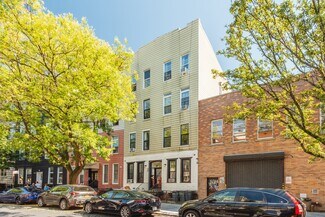 Plus de détails pour 108 Calyer St, Brooklyn, NY - Logement à vendre