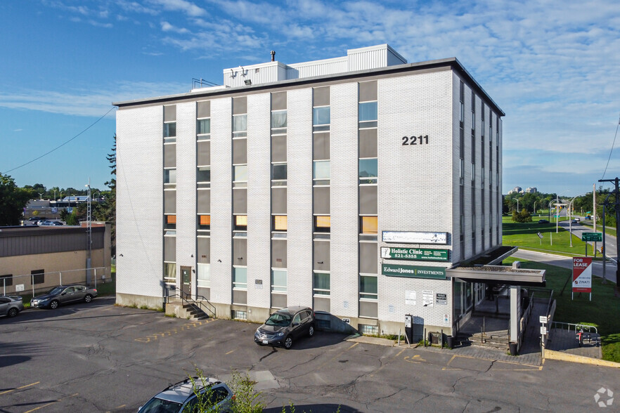 2211 Riverside Dr, Ottawa, ON à louer - Photo principale – Image 1 sur 3