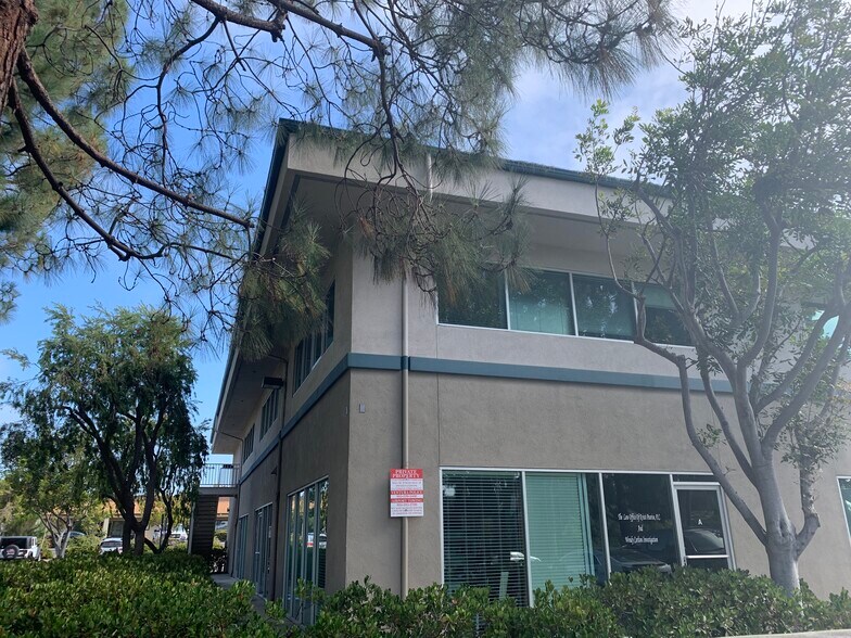 2300 Knoll Dr, Ventura, CA à louer - Photo de l’immeuble – Image 1 sur 21