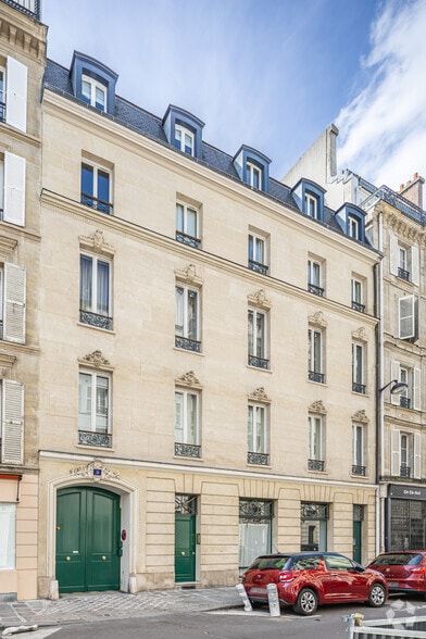 38 Rue Vaneau, Paris à louer - Photo principale – Image 1 sur 1