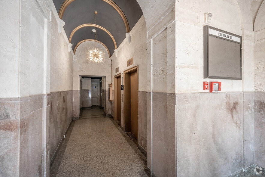 239-241 Main St, Hackensack, NJ à louer - Hall d’entrée – Image 3 sur 3