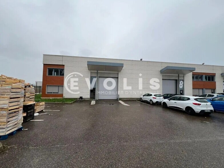 Bureau dans Saint-Priest à louer - Photo de l’immeuble – Image 2 sur 27