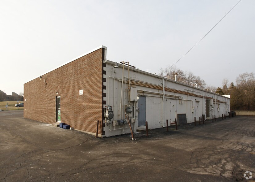 30002-30014 W 12 Mile Rd, Farmington Hills, MI à louer - Photo de l’immeuble – Image 2 sur 3