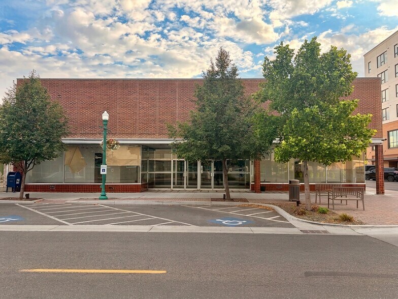 202 Main Ave S, Twin Falls, ID à louer - Photo de l’immeuble – Image 1 sur 38