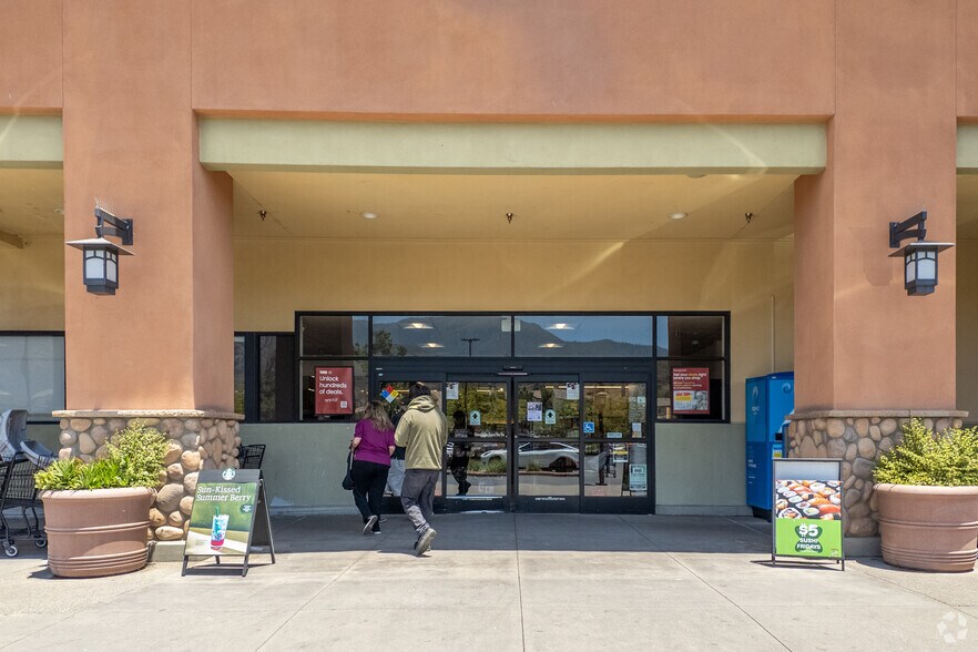 11762-11950 De Palma Rd, Corona, CA à louer - Photo de l’immeuble – Image 3 sur 4
